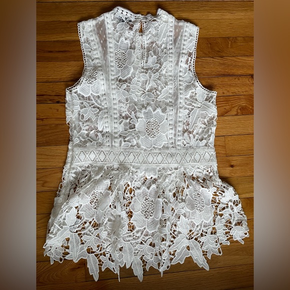 Express White Lace Embroidered Sleeveless Top - Picture 2 of 7